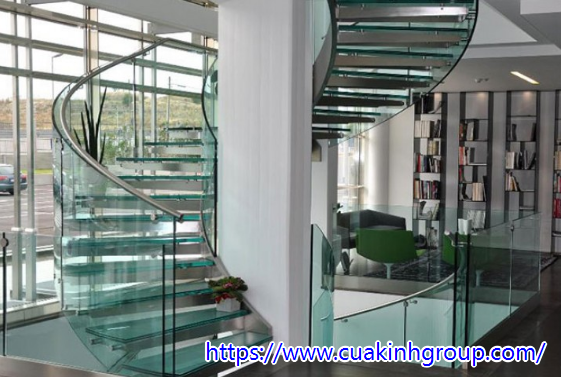 Lắp đặt thiết kế cầu thang kính cường lực tại Phú Thọ