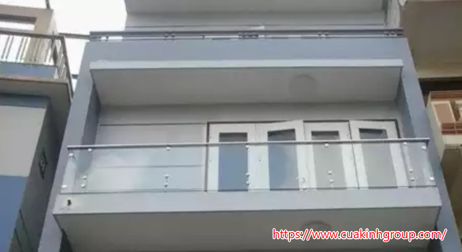 Nhận lắp đặt lan can kính cường lực chất lượng nhất tại Phú Thọ