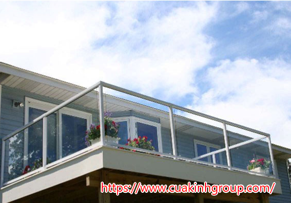 Chuyên nhận lắp đặt lan can kính cường lực uy tín nhất tại Hòa Bình