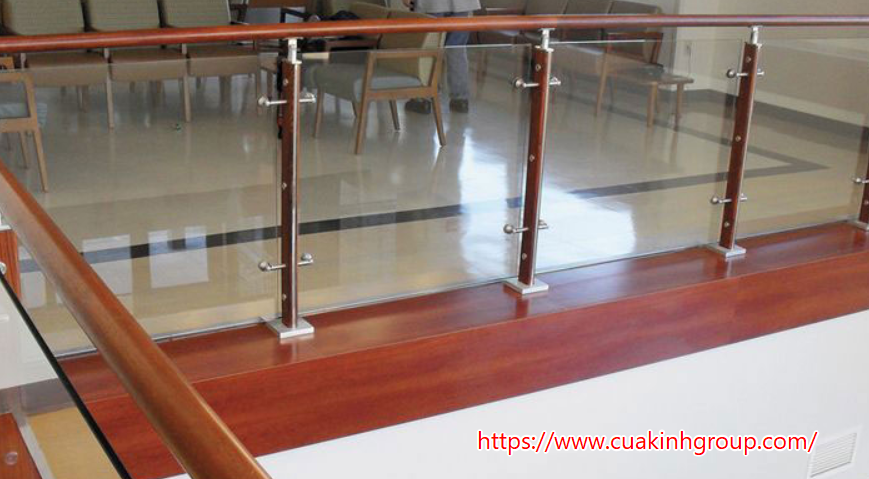 Nhận thi công lắp đặt lan can kính giá rẻ nhất tại Quảng Bình