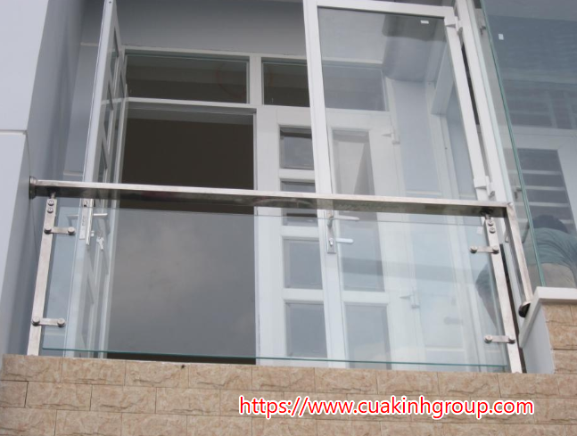 Tư vấn báo giá thi công lắp đặt lan can kính cường lực nhanh chóng tại Ninh Thuận 