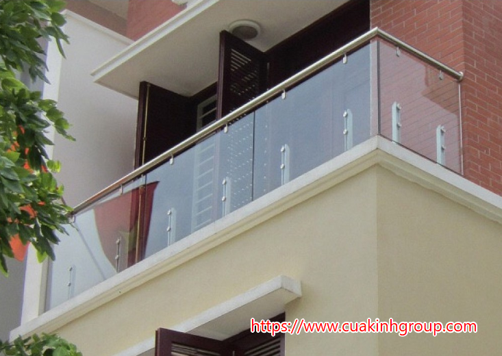 Nhận lắp đặt lan can kính cường lực UY TÍN- CHẤT LƯỢNG NHẤT tại Vĩnh Long