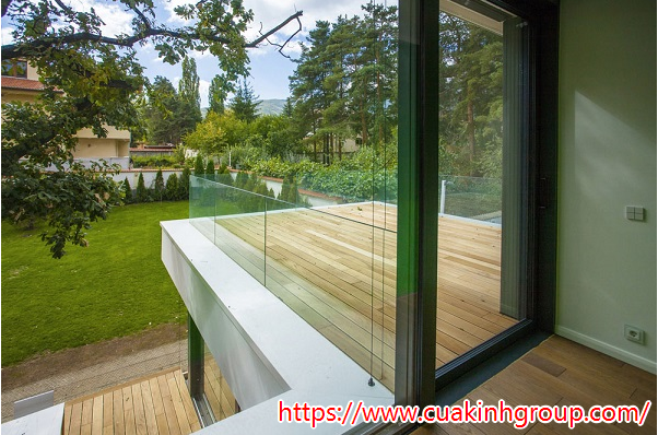 Mách bạn cách thiết kế lan can kính đẹp