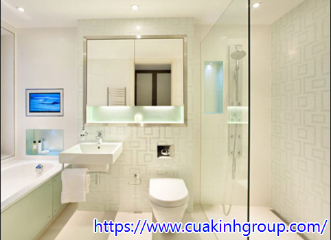 Những lưu ý quan trọng khi sử dụng vách kính tắm an toàn