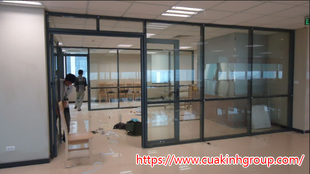 Mách bạn tại sao sử dụng vách kính inox lại cực kì tiện lợi