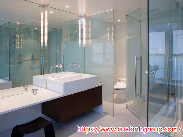 Sự tiện nghi của vách tắm kính hai chiều
