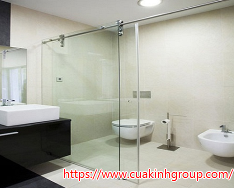 Lắp đặt cửa lùa kính cường lực cho phòng tắm