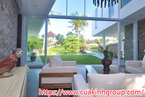 Mách bạn cách tăng ánh sáng cho không gian phòng khách của bạn