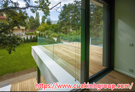 Thiết kế lan can kính cường lực ban công đẹp