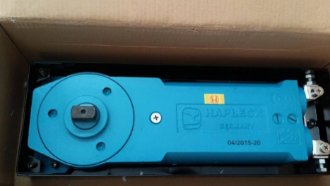 Cách chọn bản lề cửa kính cường lực vvp tốt, phù hợp với khối lượng cửa kính