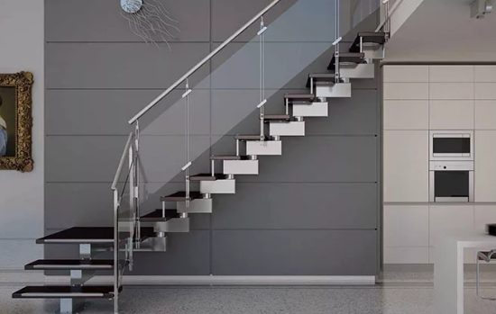 Thiết kế lan can cầu thang kính đép cho nhà ống