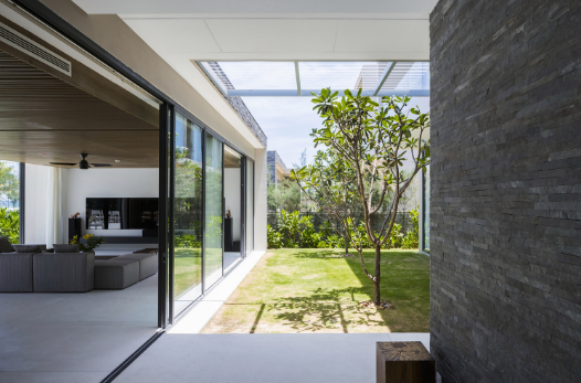 Tầm quan trọng của kính cường lực trong thiết kế nội thất