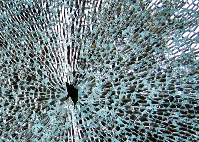 4 kính nghiệm để kính cường lực không gây họa trong nhà.