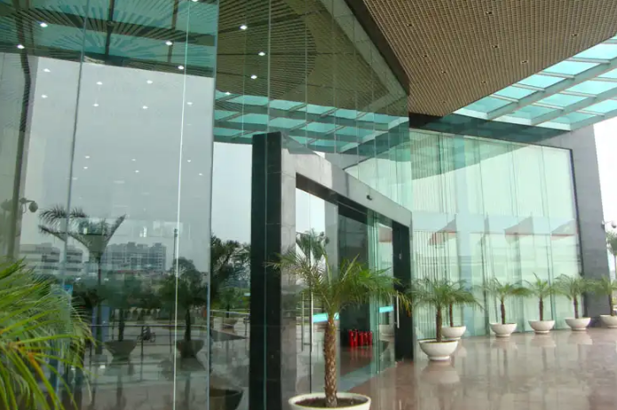 Top những ưu điểm khi xây nhà kính cường lực