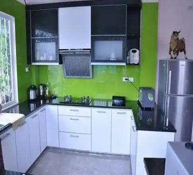 Mách bạn cách vệ sinh kính cường lực ốp bếp dịp cuối năm đón tết