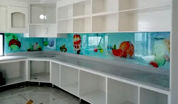 Kinh nghiệm lựa chọn kính cường lực ốp bếp 3d và cách bảo quản luôn như mới
