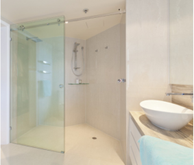 Vách Tắm Kính 180 Độ Chị Ánh Chung cư Imperia Sky Garden
