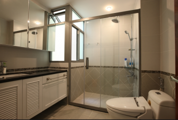 Vách tắm kính chung cư, biệt thự Sài Gòn