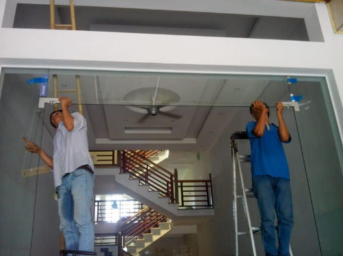 Tín Thành hưỡng dẫn bạn cách lắp đặt cửa kính thủy lực đúng quy trình