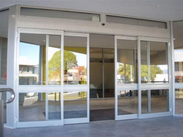 Mẫu cửa kính cường lưc mở lùa đẹp 1