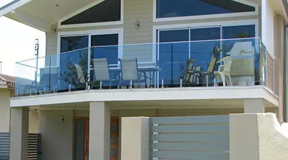 Cách để sử hữu lan can kính cường lực đẹp