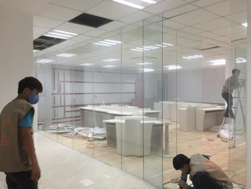Thi công vách kính văn phòng Hà Nội