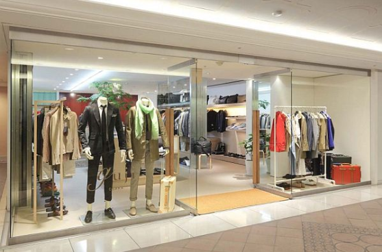 Vách Kính Cường Lực 10mm (10ly) Cho Cửa Hàng Quần Áo Tại Hoàng Mai 3