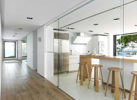 Vách Kính Cường Lực Phòng Bếp 8mm (8 ly ) Nhà A Hùng Tại Sơn Tây  3
