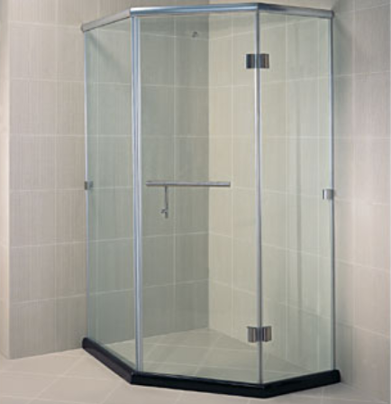 Vách Tắm Kính Cường Lực 135 Độ Tại Ba Đình 1