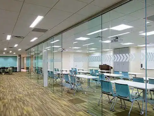 Vách kính cường lực văn phòng 1