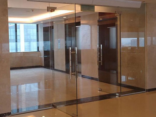 Cửa kính cường lực TÍn Thành