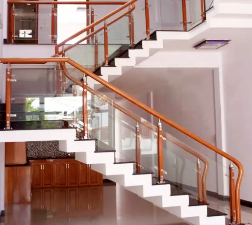 Cầu thang kính cường lực đẹp cho nhà ống