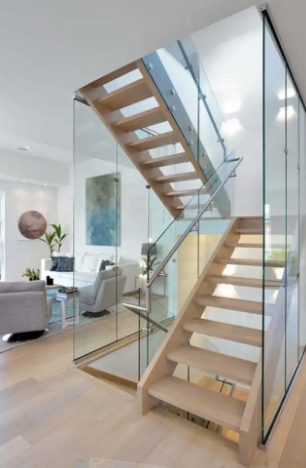 cầu thang kính theo phong thủy