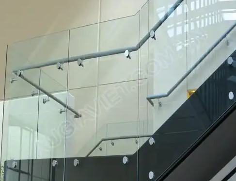 cầu thang kính tay vịn inox3