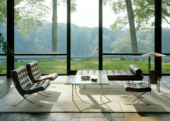 cua-kinh-cuong-luc-phong-khach