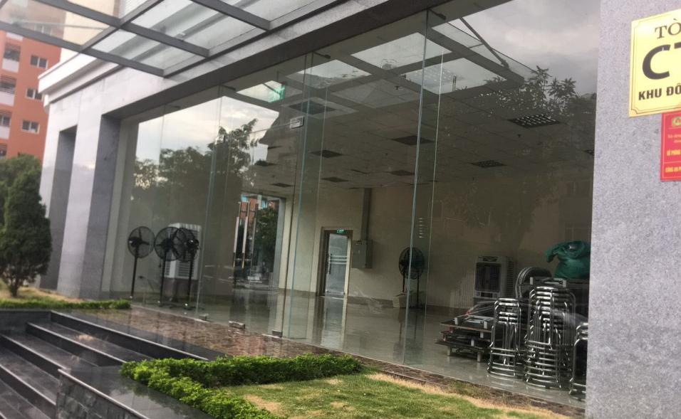 Cửa kính cường lực tòa nhà chung cu tại Hà Nội