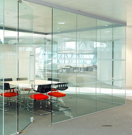cửa kính cường lực văn phòng