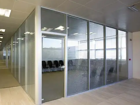 cửa kính cường lực văn phòng