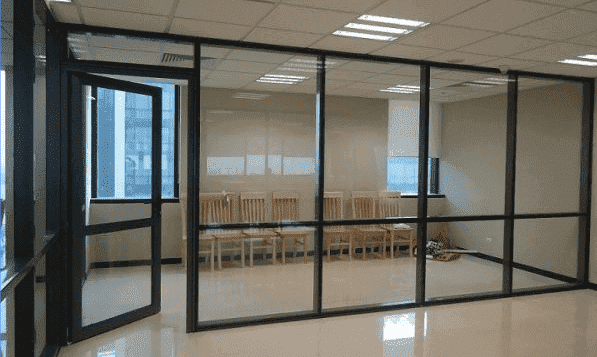 Cửa kính cường lực khung sắt