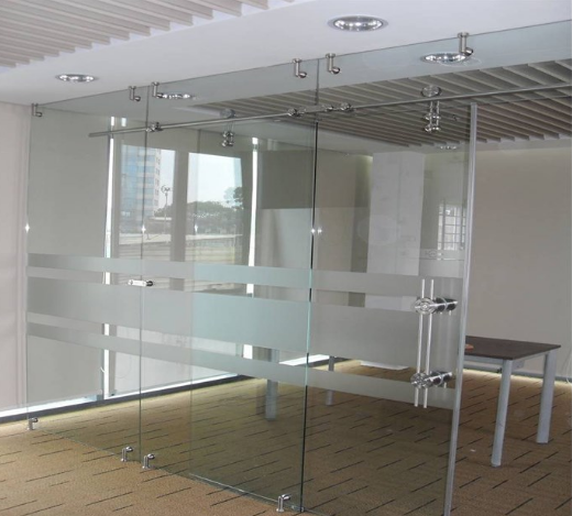 Thi công cửa kính cường lực Tín Thành