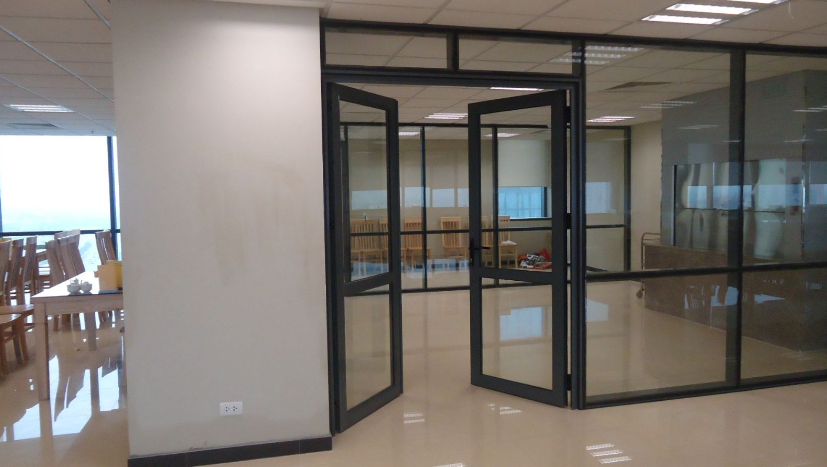 Cửa kính cường lực cách âm cho công ty văn phòng