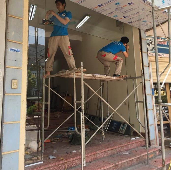 Cửa lùa treo ray nhôm