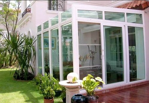 kích thước cửa kính cường lực theo tuổi