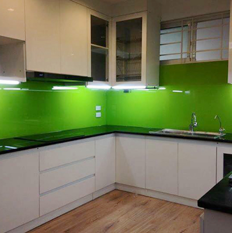 Kính màu cường lực ốp bếp mới