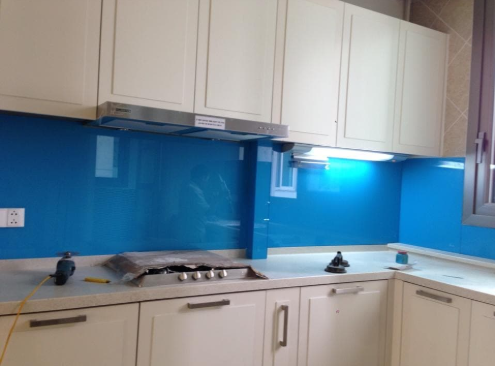 Kính Ốp Bếp Màu Xanh Nước Biển  
