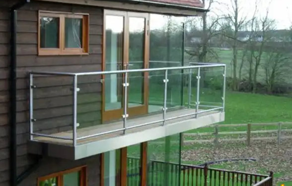 Cách để sử hữu lan can kính cường lực đẹp