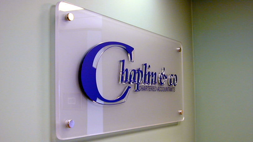 Logo kính cường lực