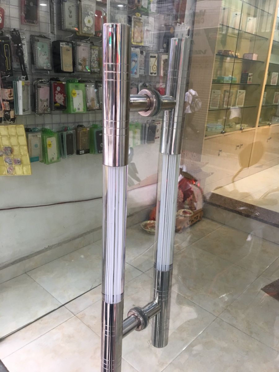 tay nắm kính cường lực
