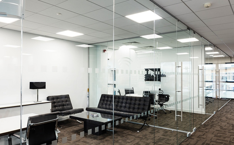 Vách ngăn kính cường lực đẹp nhất