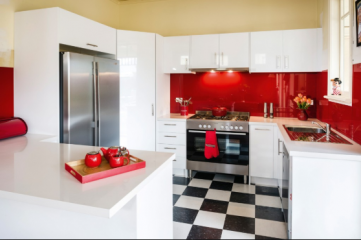 Kính Ốp Bếp Màu Đỏ Mận